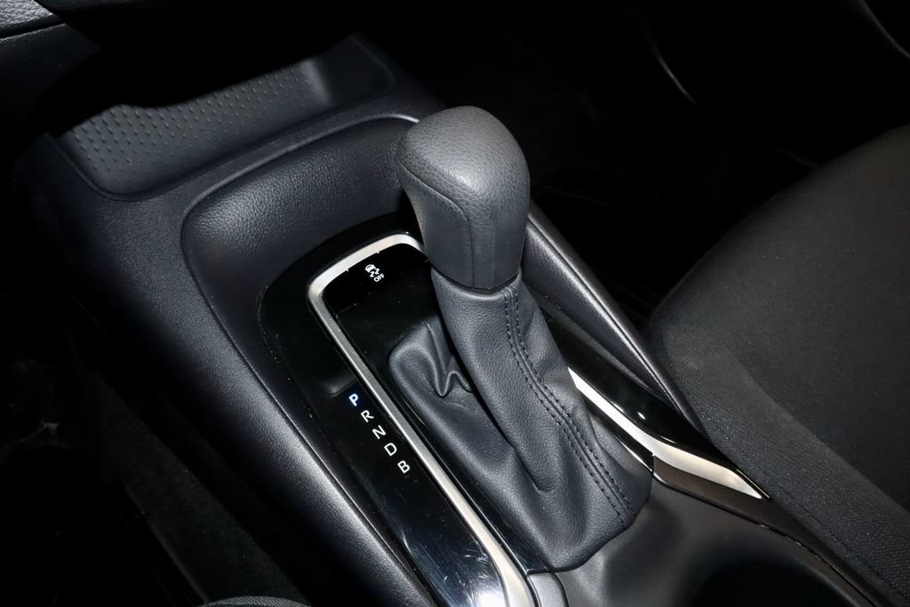 Used 2025 Toyota Corolla LE FWD image 31