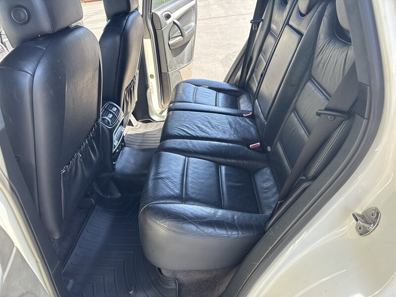 Used 2006 Porsche Cayenne Turbo S AWD/4WD image 29