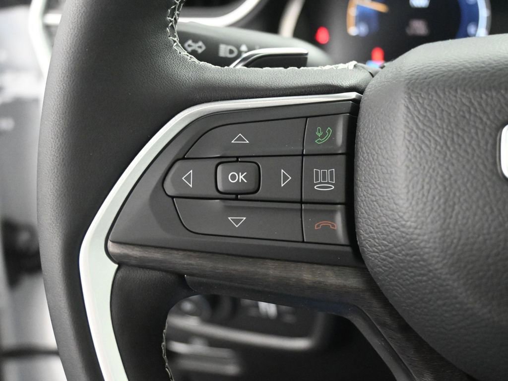 New 2025 Jeep Grand Cherokee Limited w/ Trailer Tow Package image 25