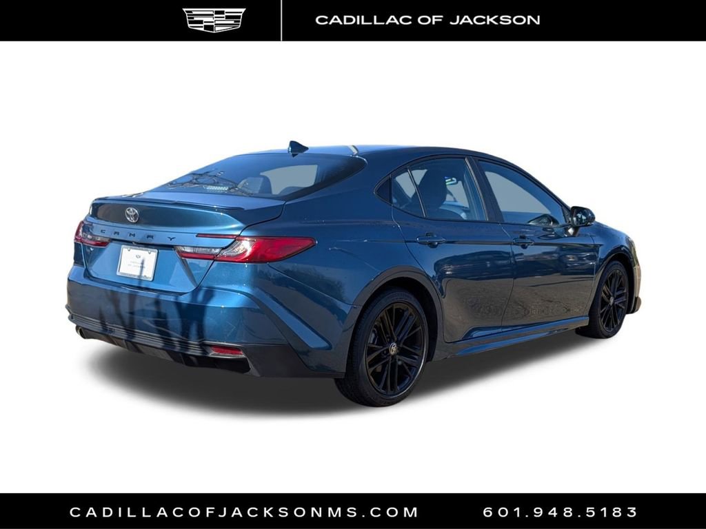 Used 2025 Toyota Camry SE image 6