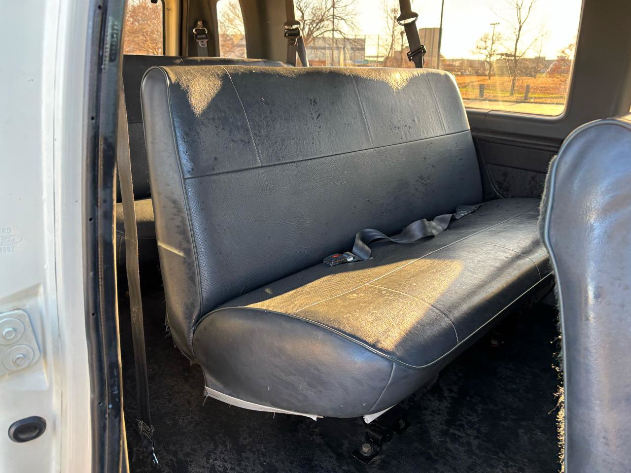 Used 1993 Ford E-350 and Econoline 350 XLT RWD image 10