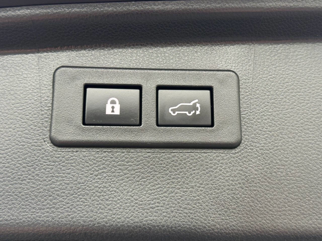 Used 2022 Subaru Outback Premium image 30