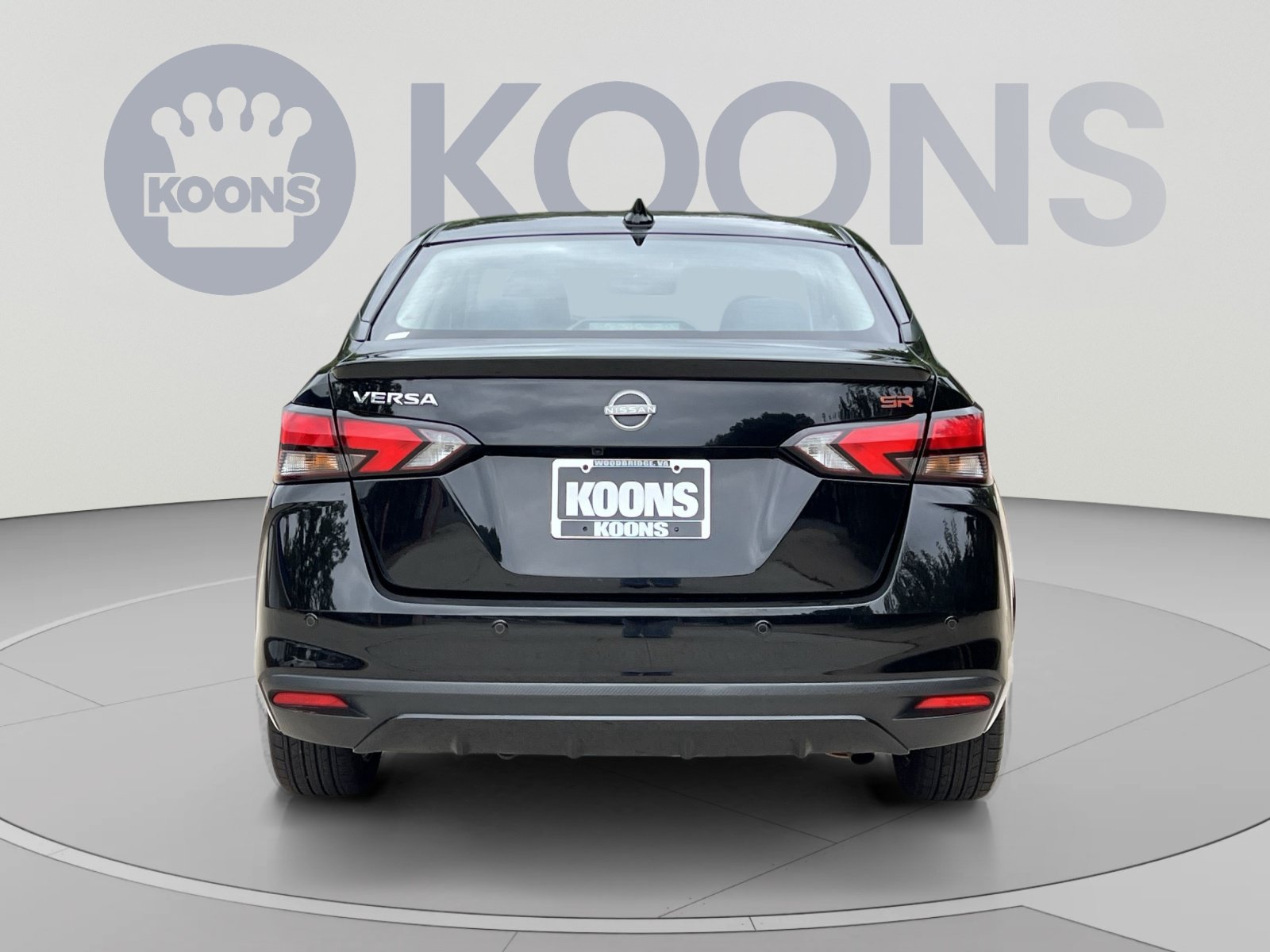 Used 2024 Nissan Versa SR FWD image 5