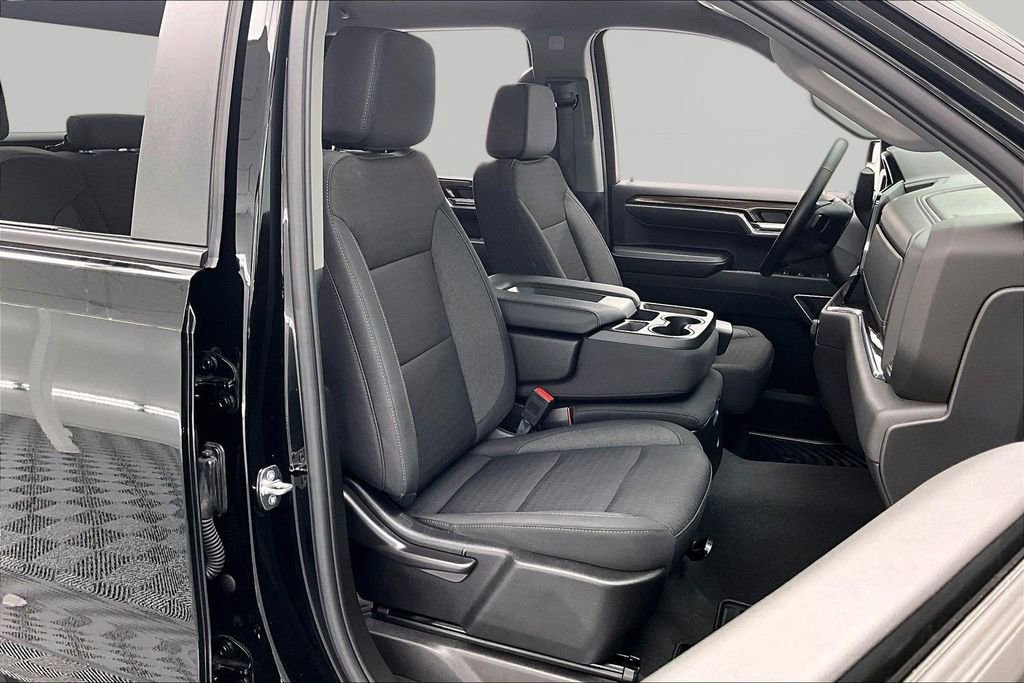 Used 2024 Chevrolet Silverado 1500 LT AWD/4WD image 7