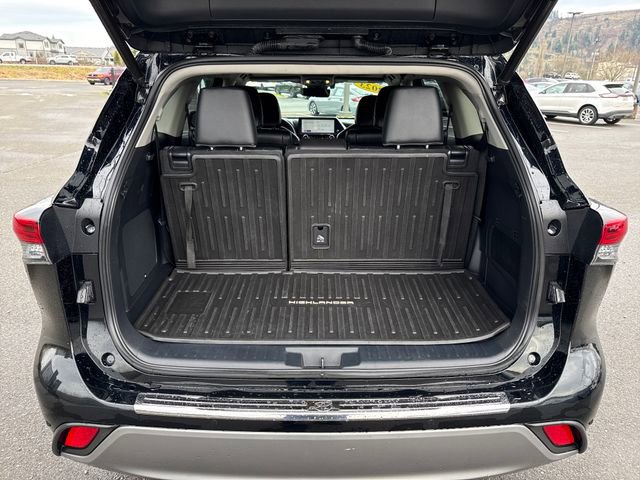 Used 2023 Toyota Highlander Platinum image 21