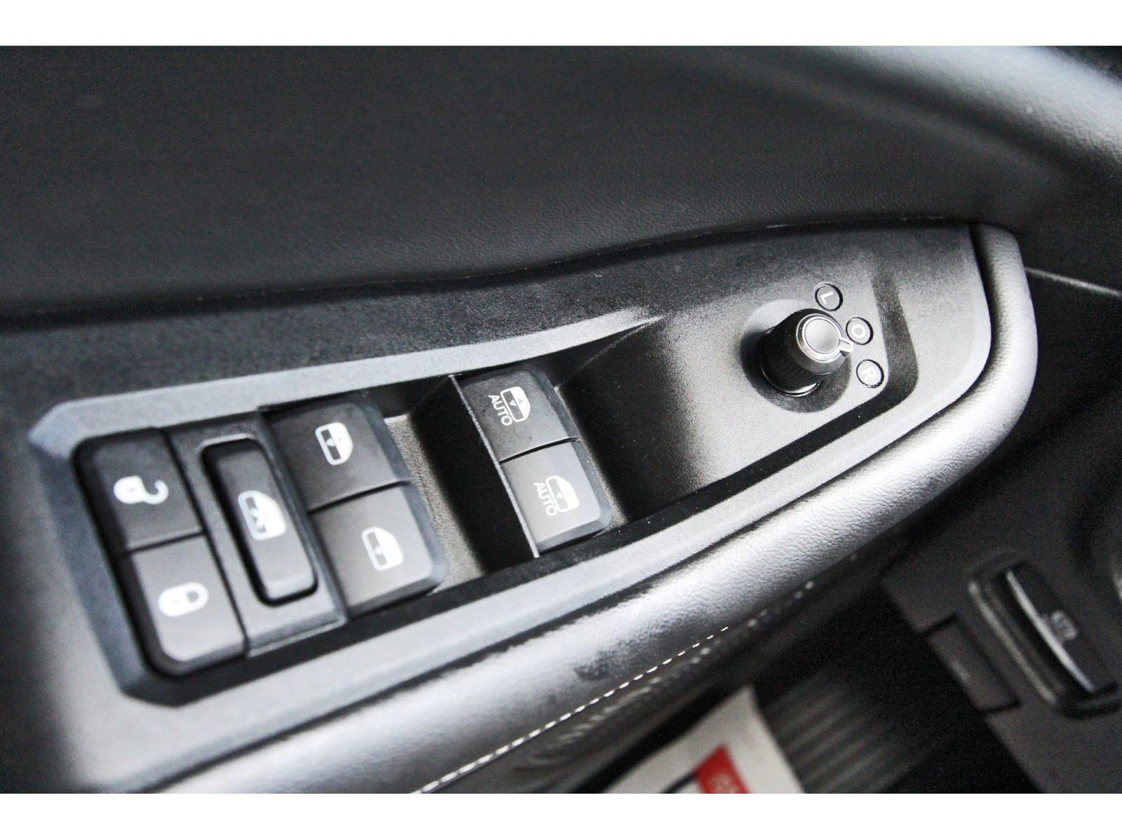 Used 2023 Jeep Grand Cherokee L Limited w/ Luxury Tech Group II image 20