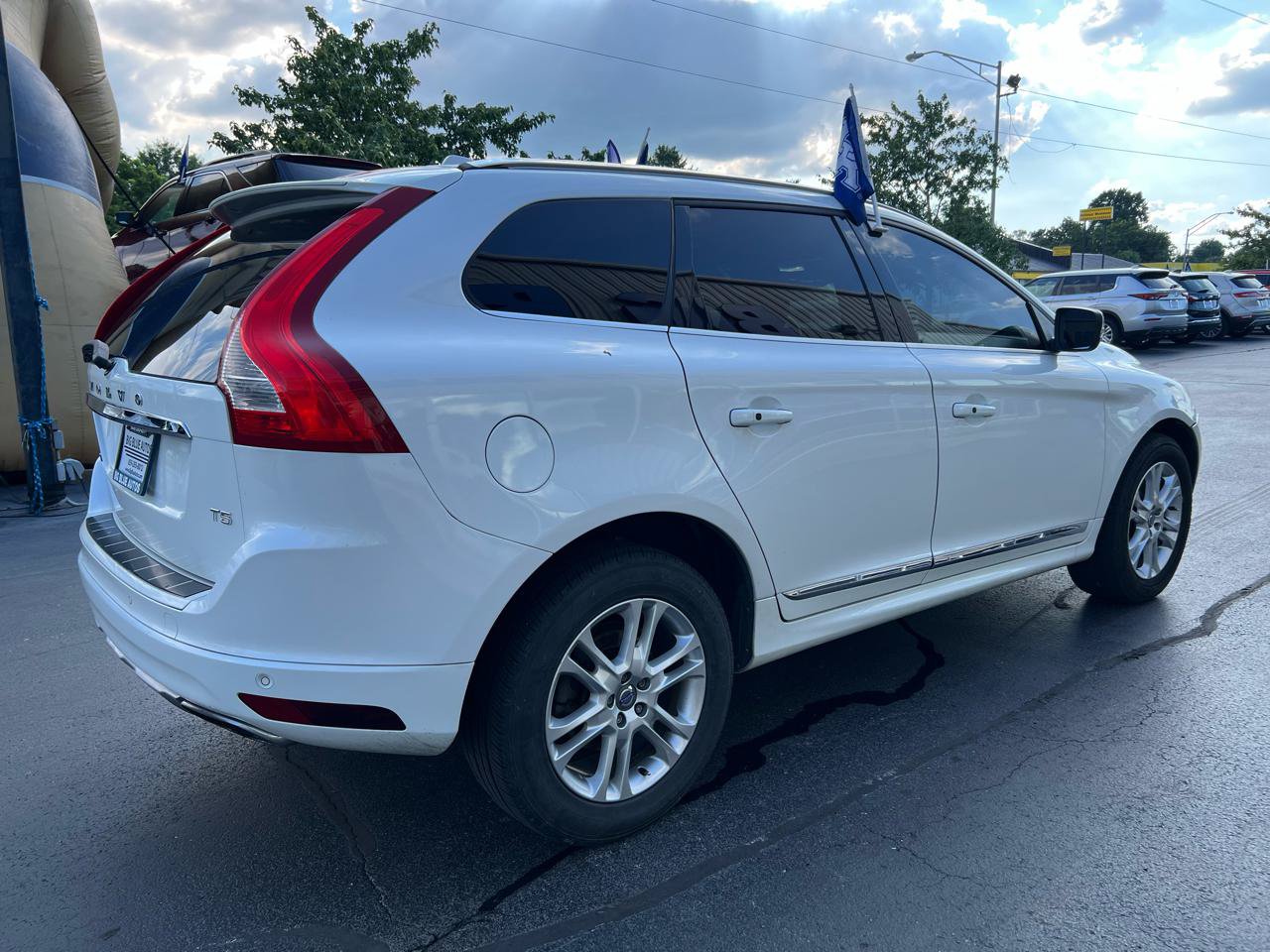 Used 2015 Volvo XC60 T5 Premier w/ Proximity Package FWD image 6