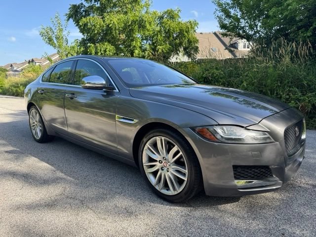Used 2018 Jaguar XF Prestige AWD/4WD image 4