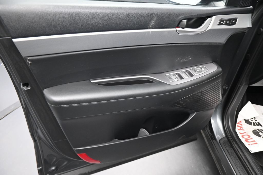 Used 2022 Hyundai Palisade SEL w/ Premium Package FWD image 3