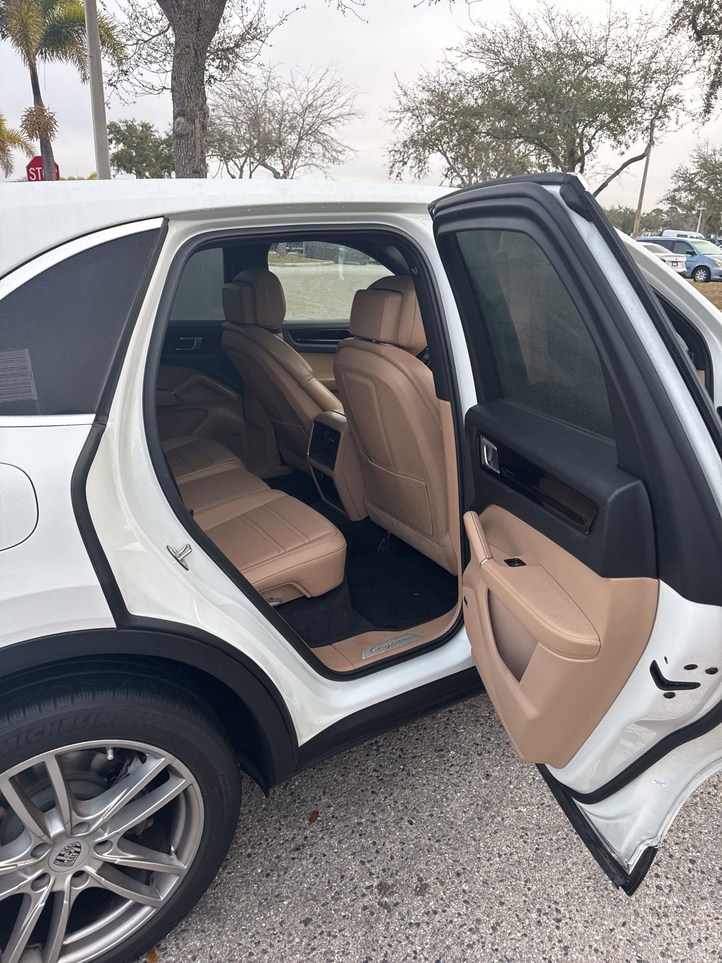 Used 2020 Porsche Cayenne image 7