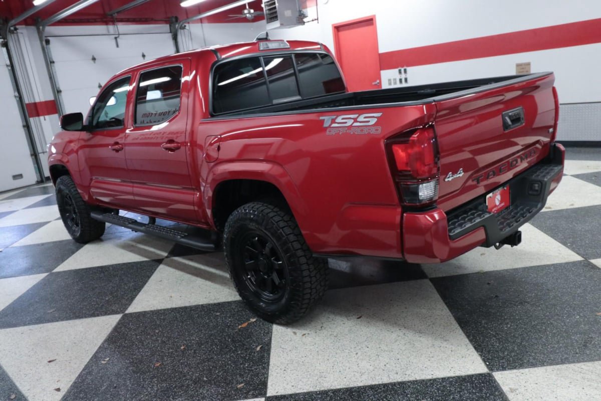 Used 2023 Toyota Tacoma SR AWD/4WD image 7