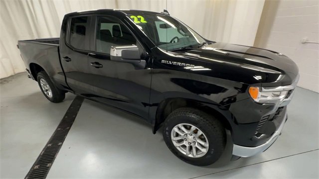 Used 2022 Chevrolet Silverado 1500 LT image 2