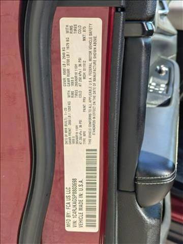 Used 2023 Jeep Grand Cherokee L Laredo image 25