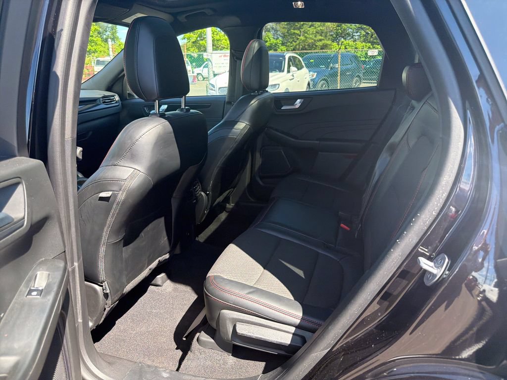Used 2023 Ford Escape ST-Line w/ Tech Pack #1 AWD/4WD image 13