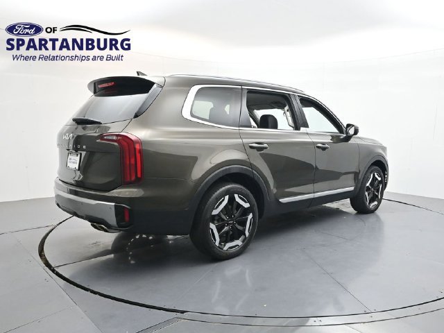 Used 2023 Kia Telluride S FWD image 7