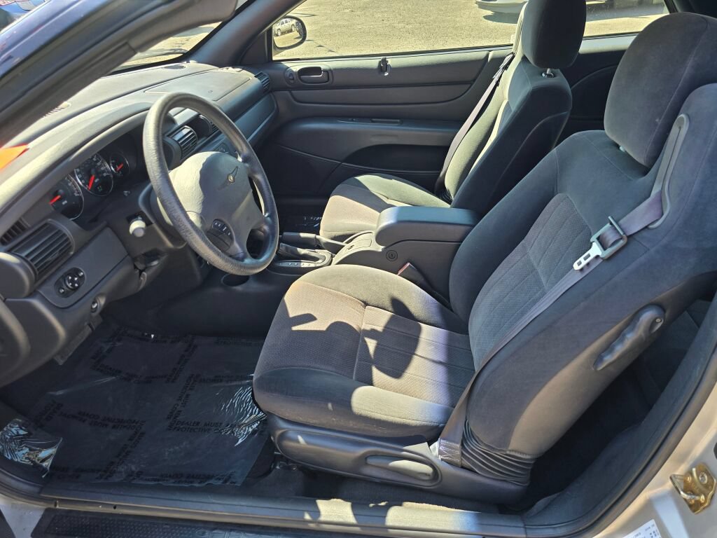 Used 2004 Chrysler Sebring LX FWD image 19