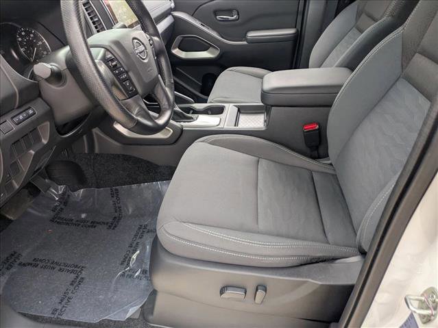 Used 2024 Nissan Frontier SV image 13