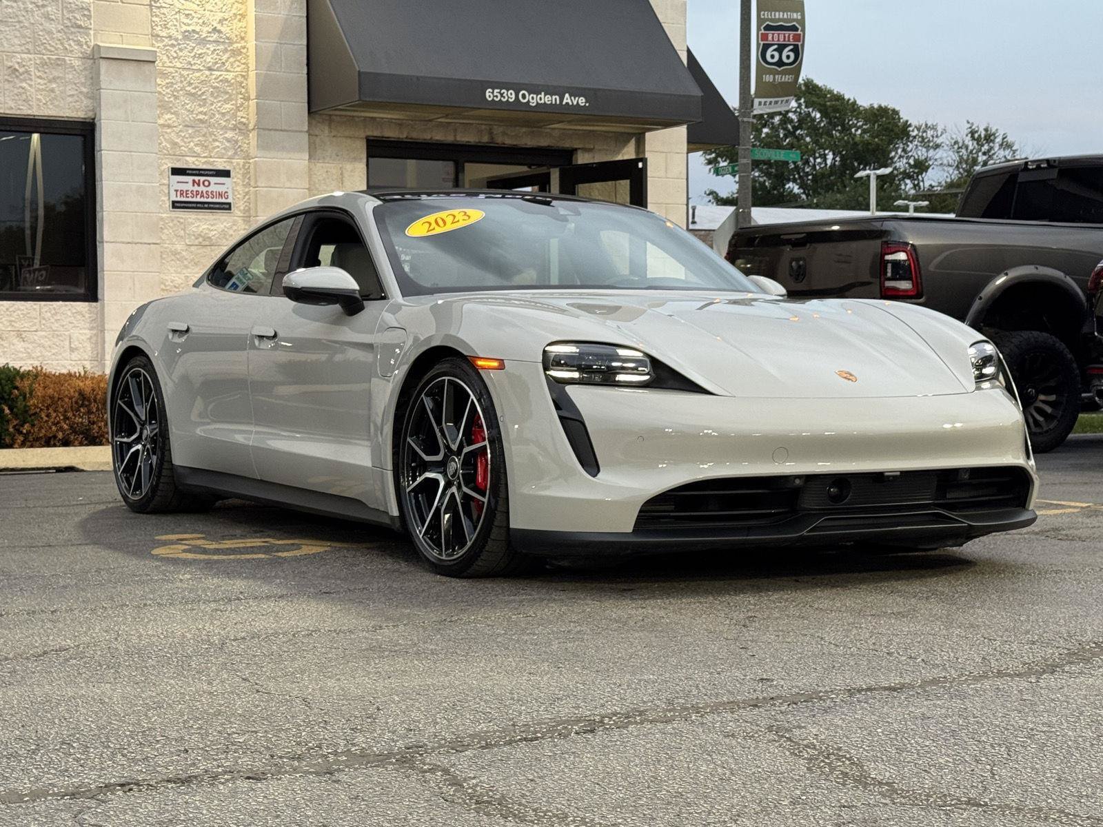 Used 2023 Porsche Taycan 4S w/ Premium Package AWD/4WD image 15