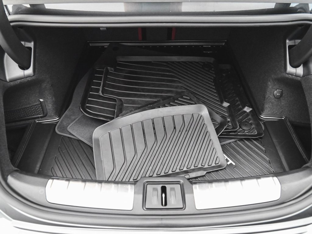 Used 2024 Audi e-tron GT Premium Plus image 32