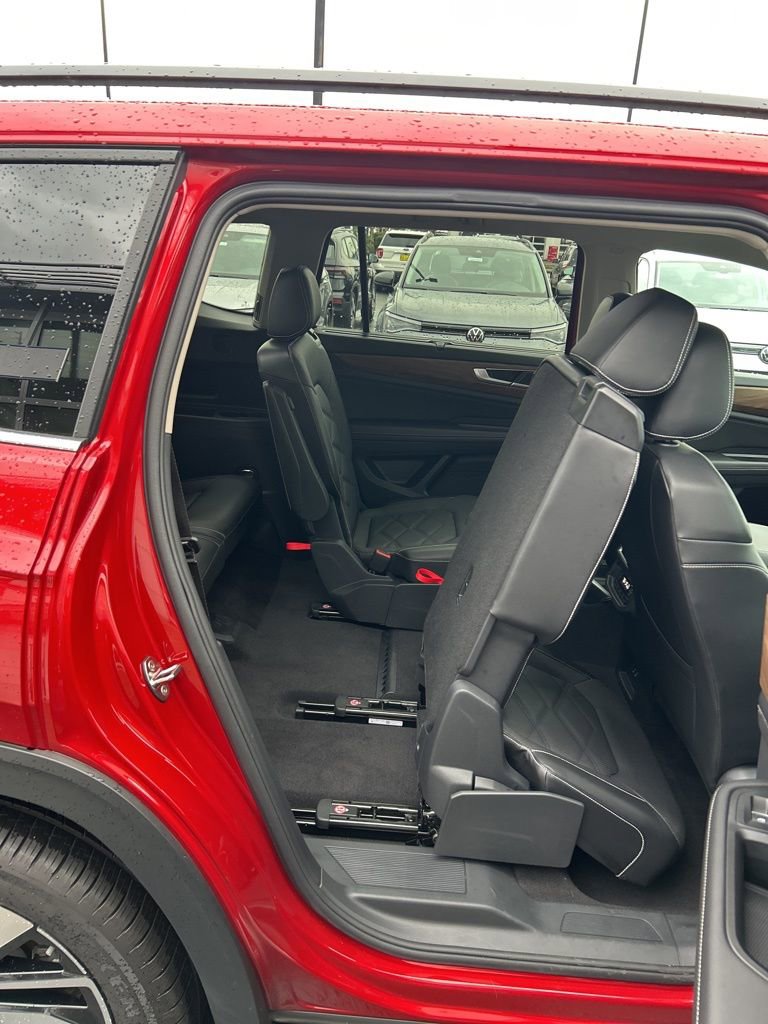 Used 2024 Volkswagen Atlas SE image 24