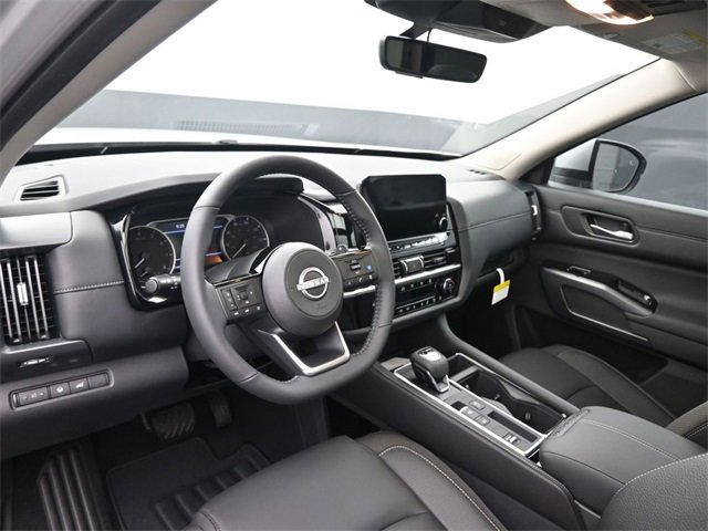 Used 2025 Nissan Pathfinder SL w/ SL Premium Package image 18