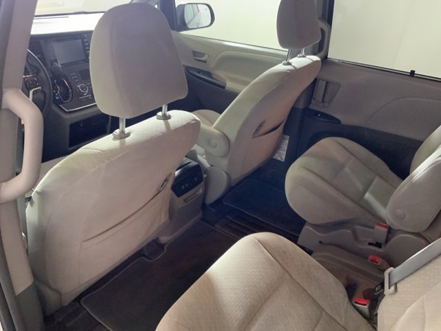 Used 2019 Toyota Sienna LE w/ LE Preferred Package image 29