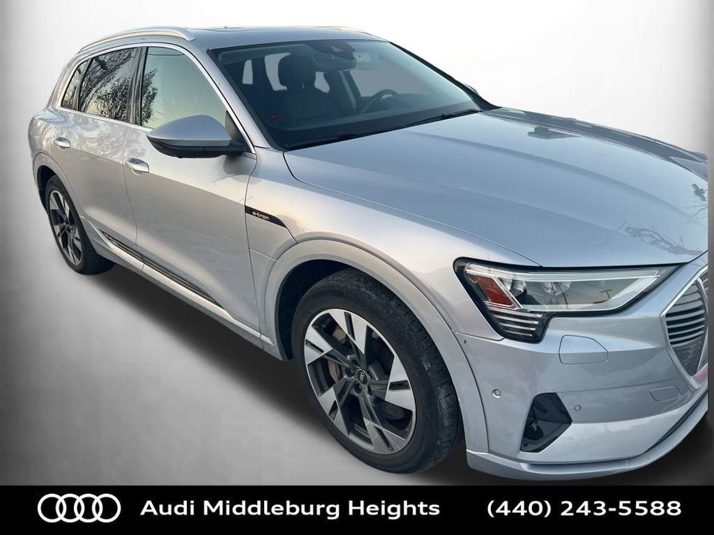 Used 2021 Audi e-tron Premium Plus w/ Premium Plus Package image 36