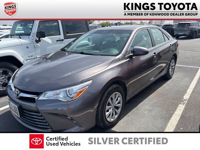 Used 2016 Toyota Camry LE image 3
