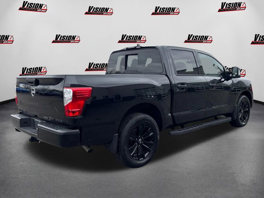 Used 2024 Nissan Titan SV w/ SV Convenience Package image 5