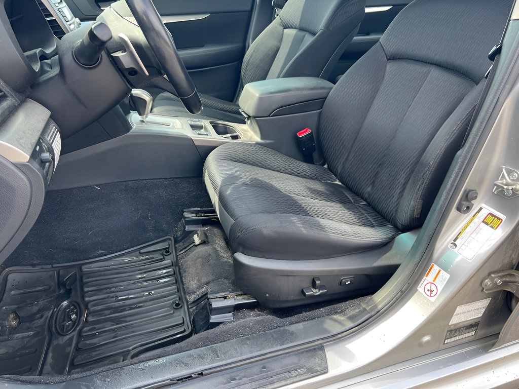 Used 2010 Subaru Legacy 2.5i Premium AWD/4WD image 14