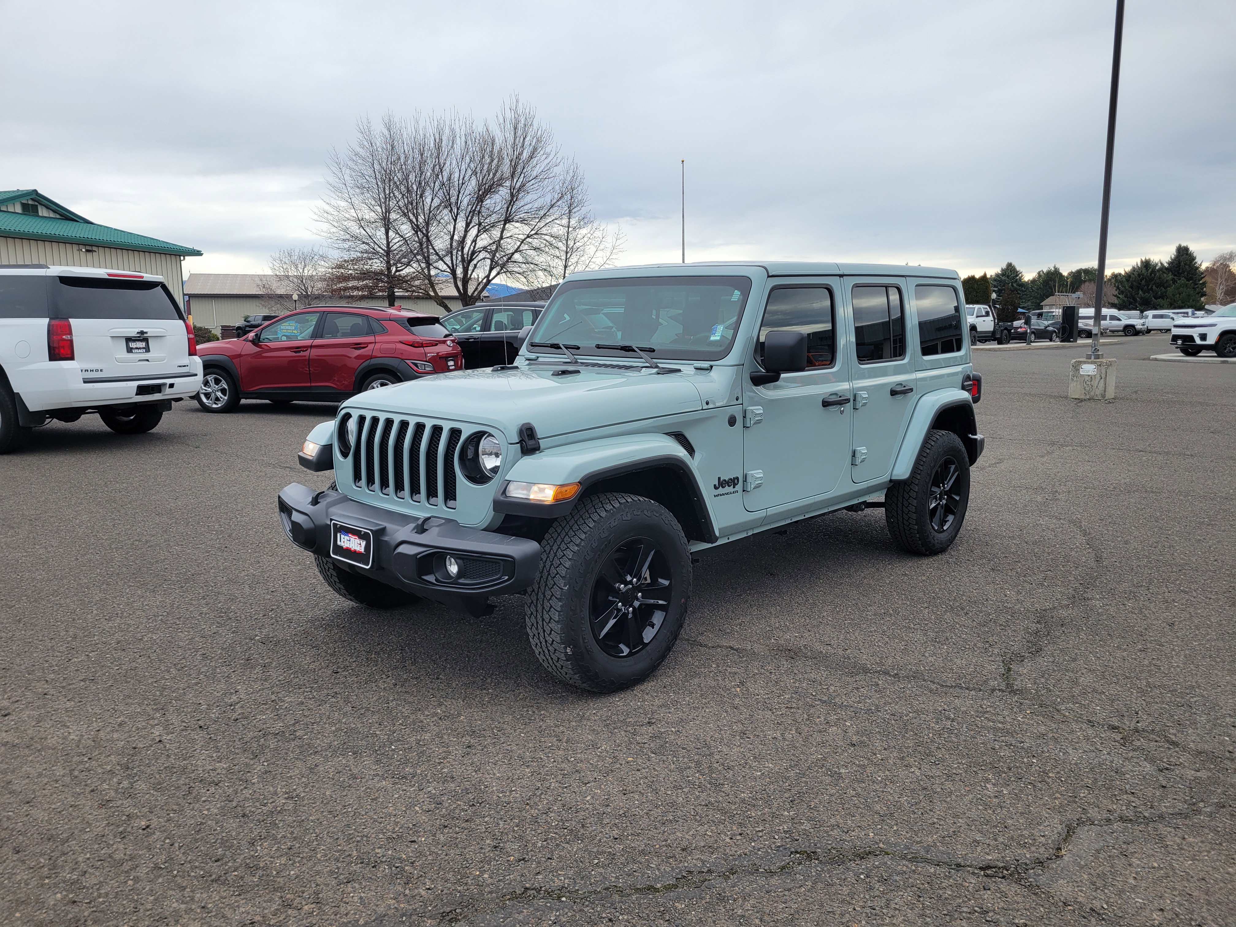 Used 2023 Jeep Wrangler Unlimited Sahara image 13