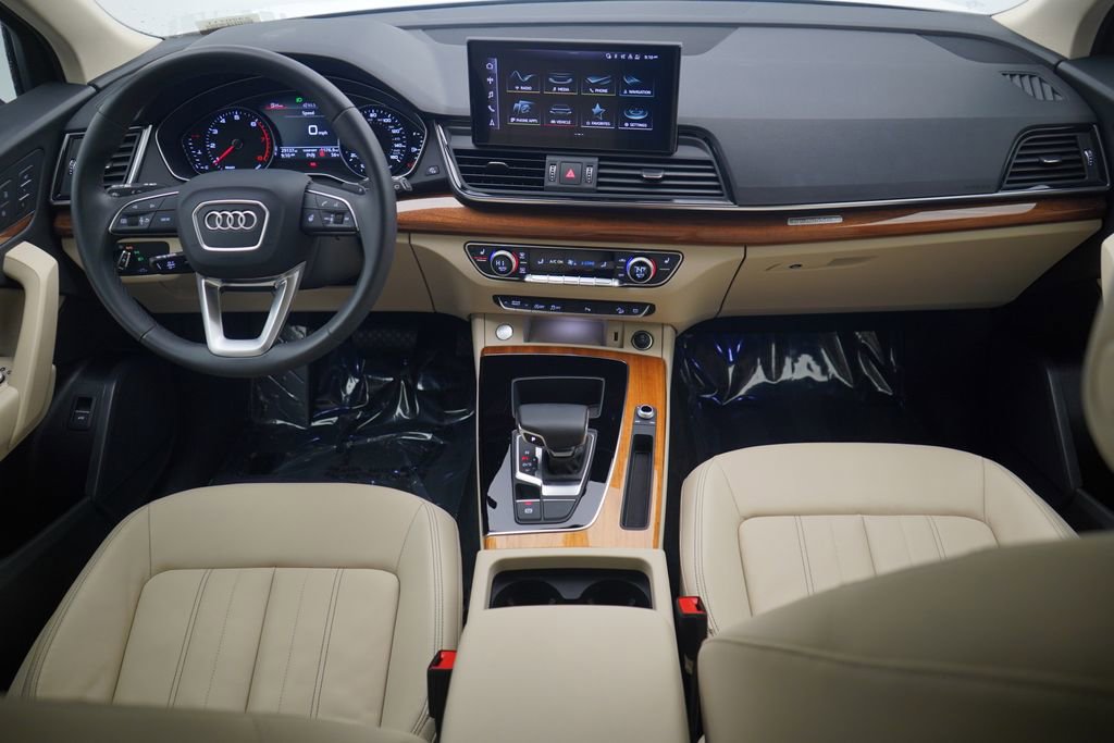Used 2023 Audi Q5 2.0T Premium w/ Convenience Package image 8