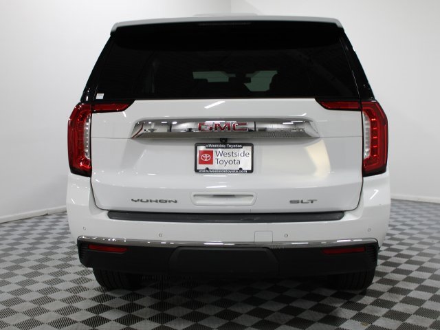 Used 2022 GMC Yukon SLT w/ SLT Premium Package image 5