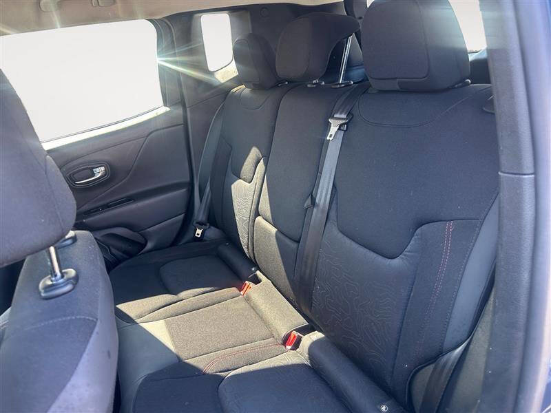 Used 2021 Jeep Renegade Trailhawk image 13