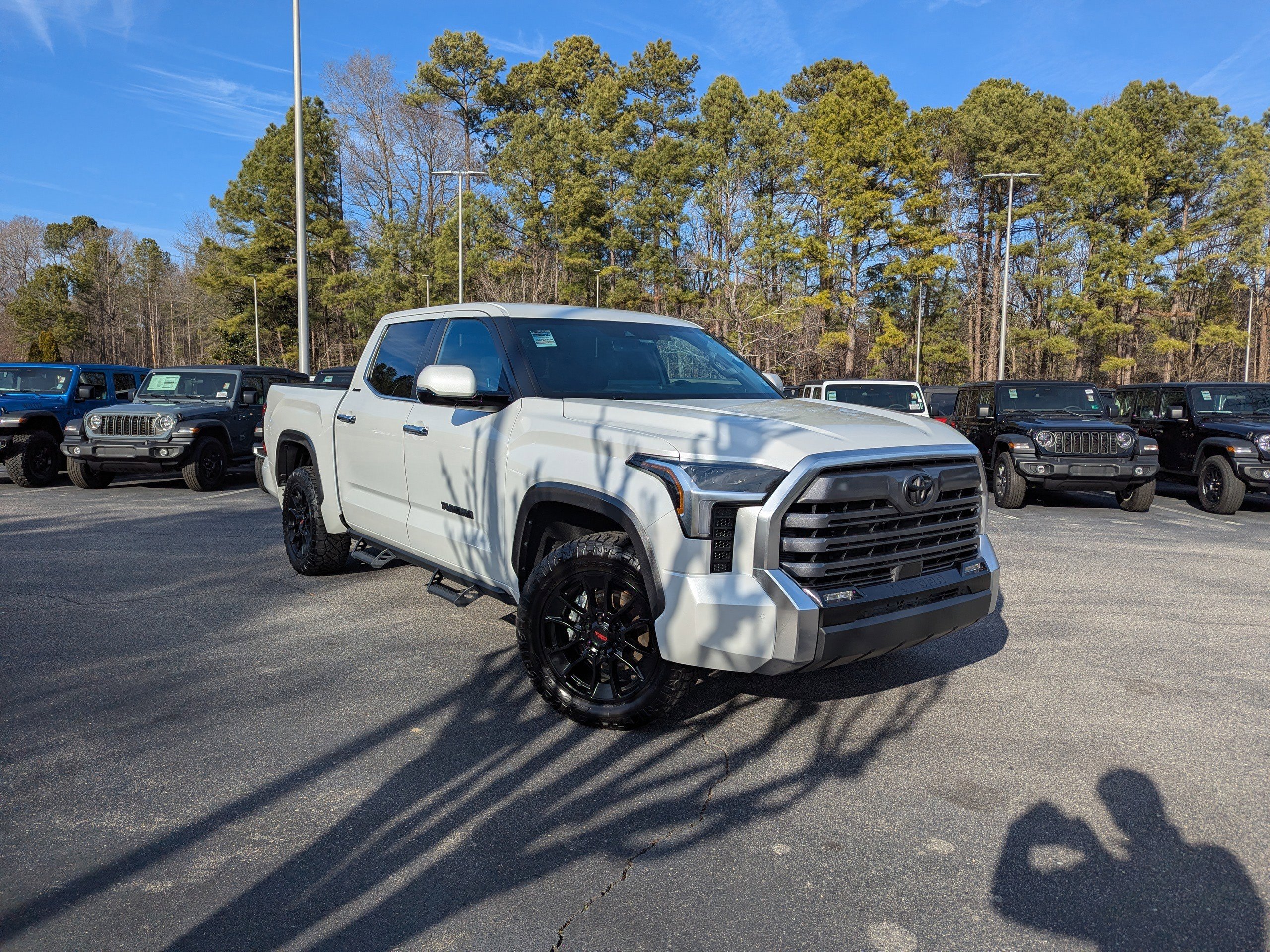 Used 2025 Toyota Tundra Limited image 3