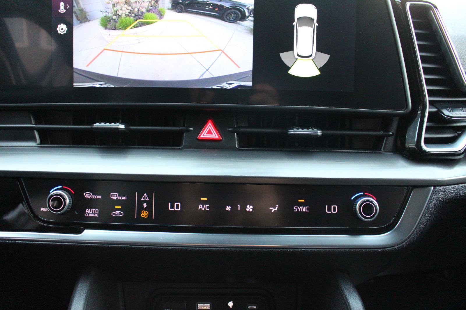 Certified 2024 Kia Sportage EX image 23