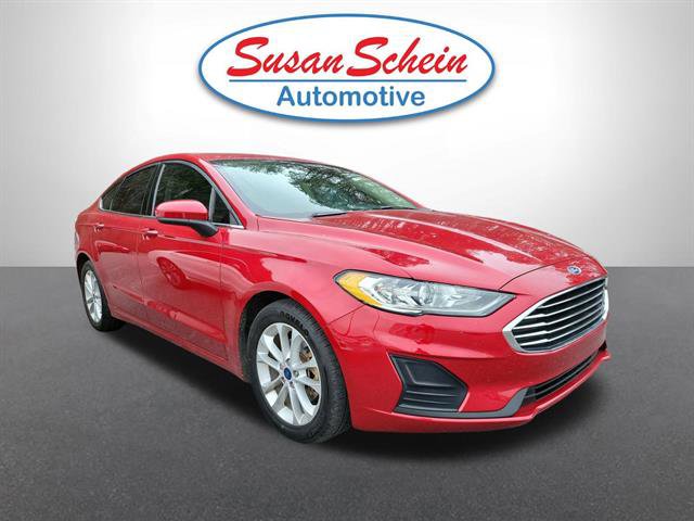 Used 2020 Ford Fusion SE image 3