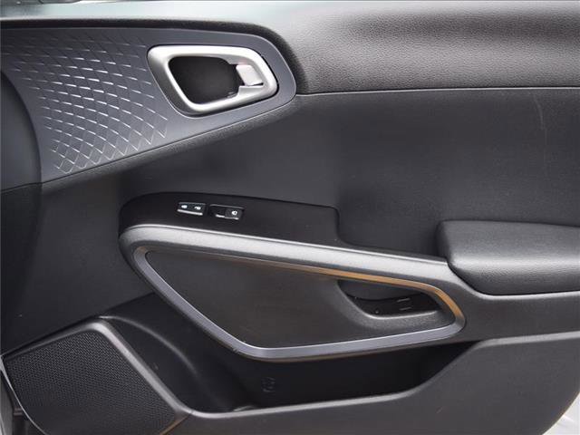 Used 2021 Kia Soul S image 24