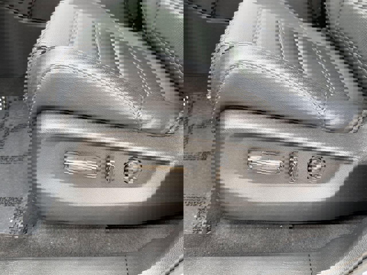 Used 2020 Honda CR-V Touring image 32