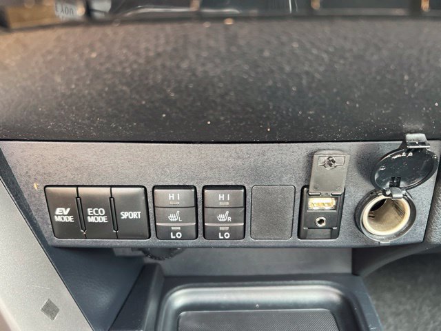 Used 2016 Toyota RAV4 Limited AWD/4WD image 20