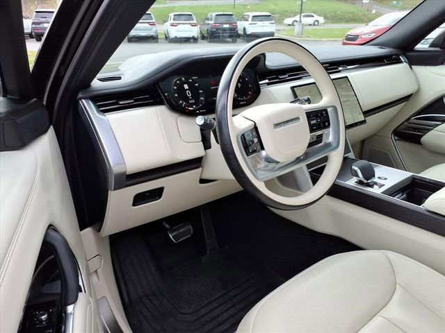 Used 2024 Land Rover Range Rover SE image 13