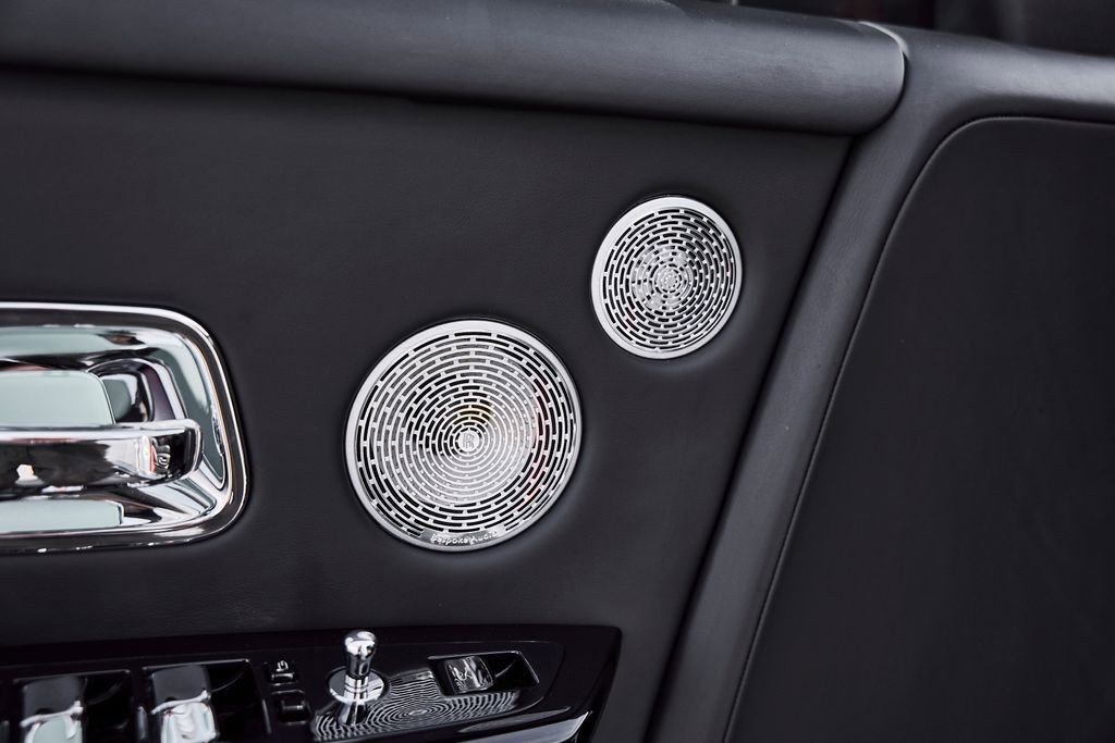 Used 2024 Rolls-Royce Phantom Sedan RWD image 47