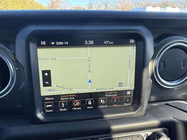 Used 2018 Jeep Wrangler Unlimited Sahara image 11