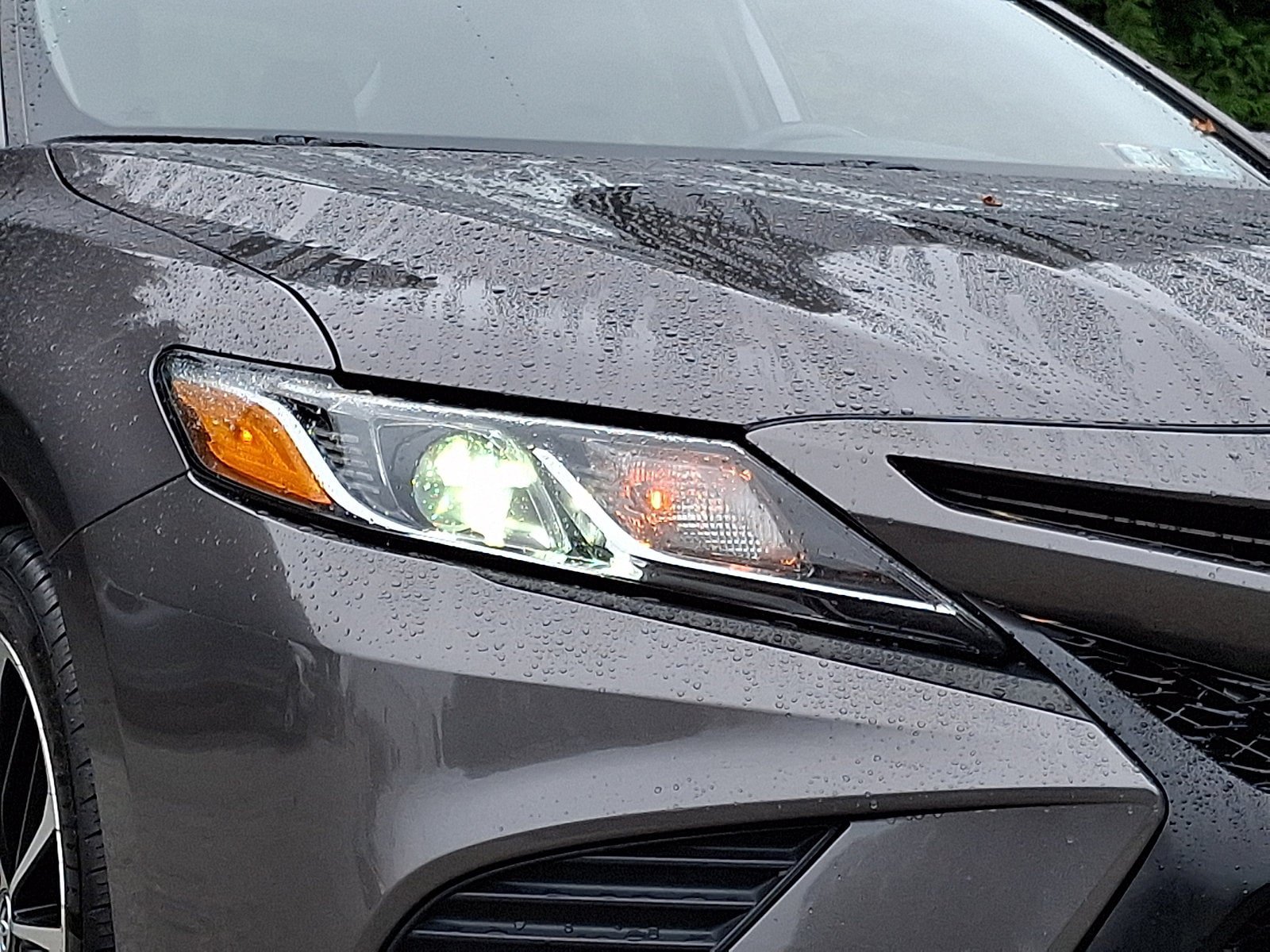 Used 2019 Toyota Camry SE FWD image 9
