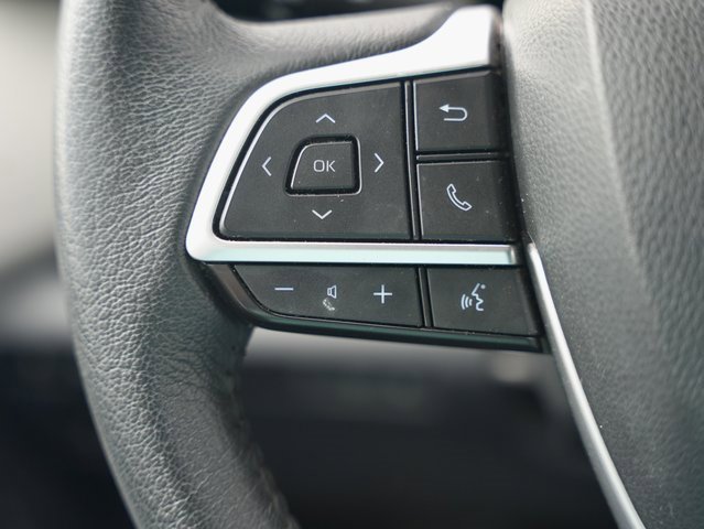 Used 2023 Toyota Sienna XLE image 17