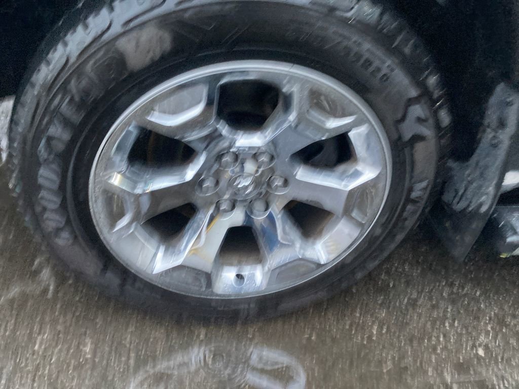 Used 2019 RAM 1500 Big Horn image 31