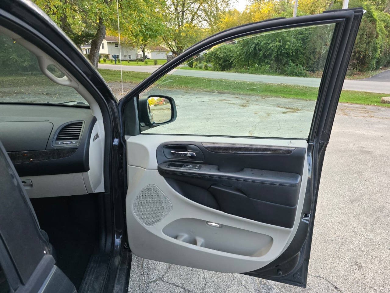 Used 2011 Dodge Grand Caravan Express w/ PWR Window Group FWD image 14
