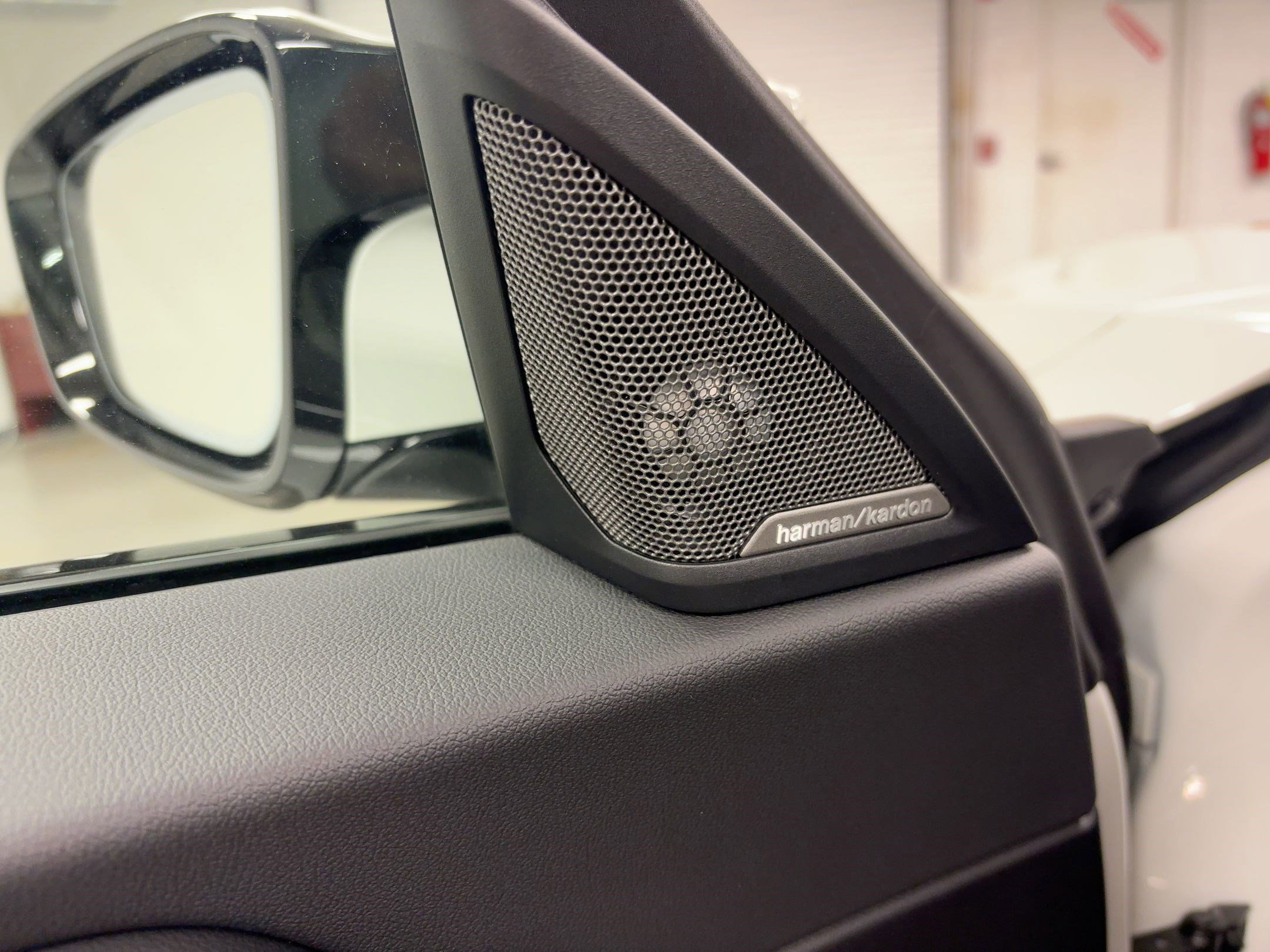 Used 2025 BMW M2 w/ Lighting Package image 20