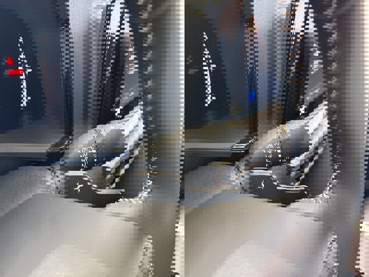 Used 2025 Toyota Camry SE w/ Convenience Package image 21