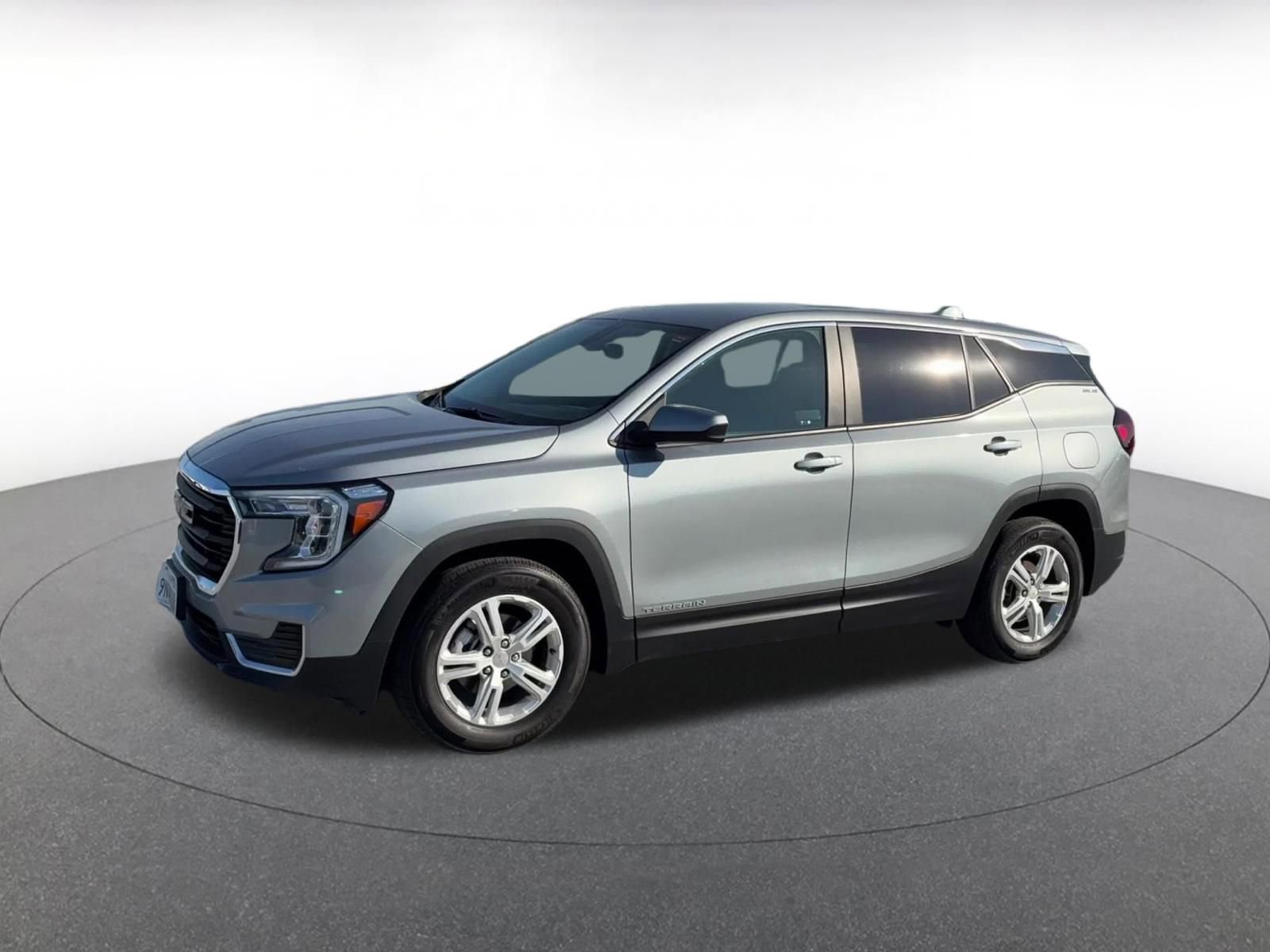 Used 2024 GMC Terrain SLE FWD image 8